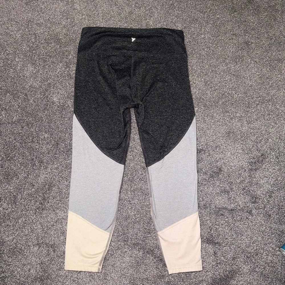 Old Navy Active High Waist Leggings - Charcoal Grey, Heather Grey & Peach - M